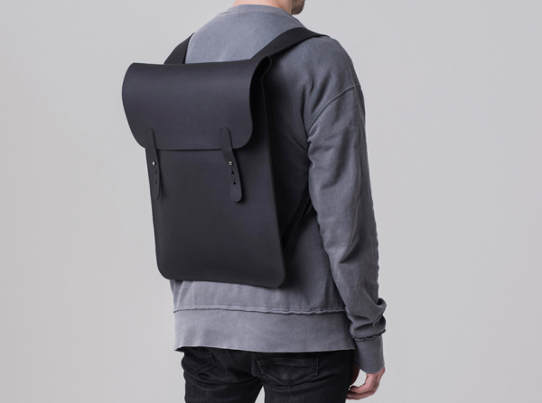 Rucksack dengan Desain Minimalis